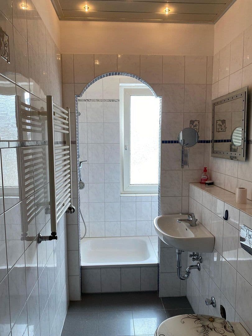 Pronájem bytu 4+1 68 m², Schützenstr. 75, Remscheid, Severní Porýní-Vestfálsko Pronájem bytu 4+1 68 m², Schützenstr. 75, Remscheid, Severní Porýní-Vestfálsko