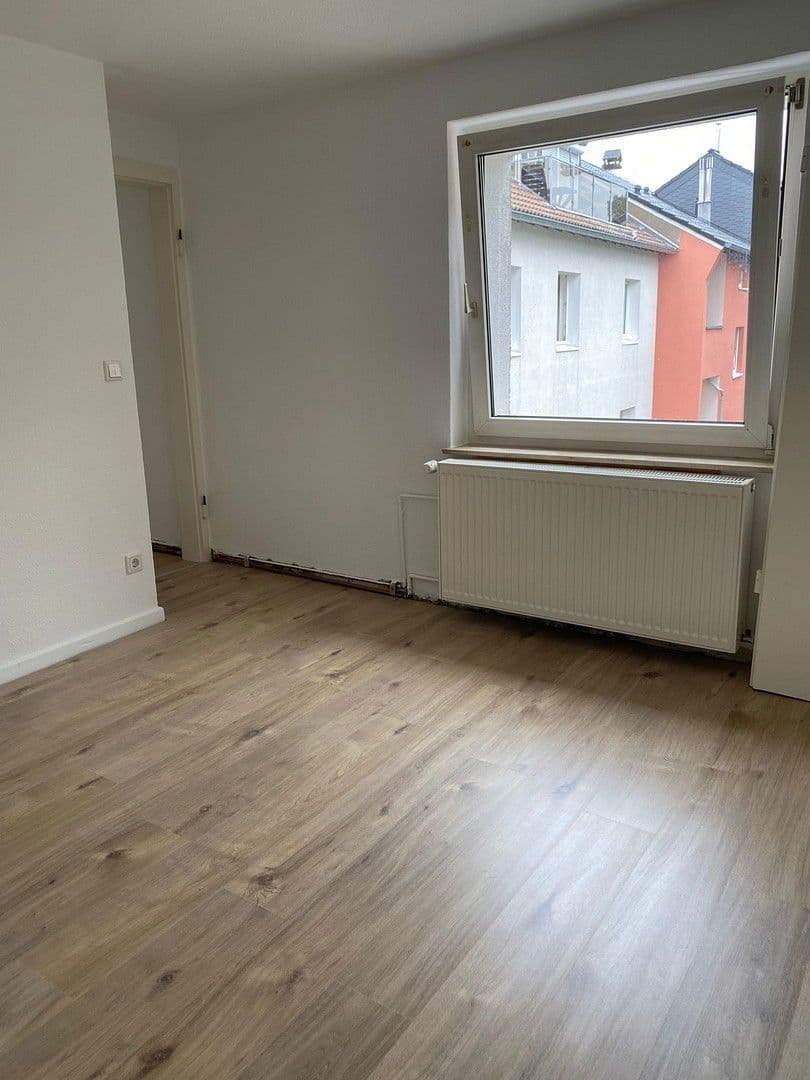 Pronájem bytu 4+1 68 m², Schützenstr. 75, Remscheid, Severní Porýní-Vestfálsko Pronájem bytu 4+1 68 m², Schützenstr. 75, Remscheid, Severní Porýní-Vestfálsko