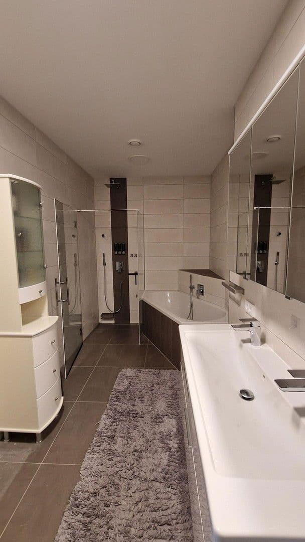 Pronájem bytu 3+1 120 m², Adlkofen, Bavorsko Pronájem bytu 3+1 120 m², Adlkofen, Bavorsko