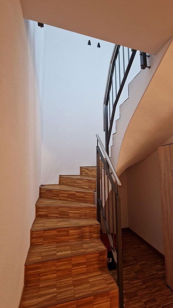 Pronájem bytu 3+1 120 m², Adlkofen, Bavorsko Pronájem bytu 3+1 120 m², Adlkofen, Bavorsko