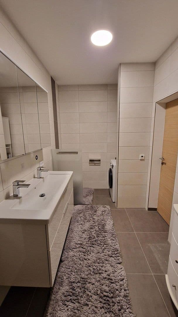 Pronájem bytu 3+1 120 m², Adlkofen, Bavorsko Pronájem bytu 3+1 120 m², Adlkofen, Bavorsko