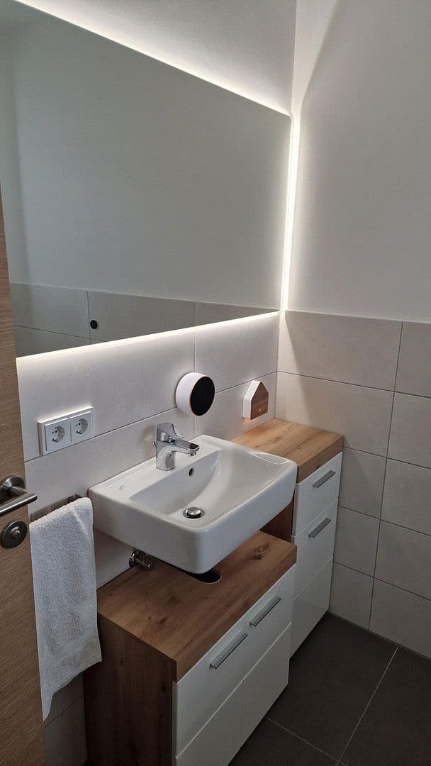 Pronájem bytu 3+1 120 m², Adlkofen, Bavorsko Pronájem bytu 3+1 120 m², Adlkofen, Bavorsko