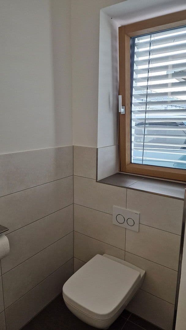 Pronájem bytu 3+1 120 m², Adlkofen, Bavorsko Pronájem bytu 3+1 120 m², Adlkofen, Bavorsko