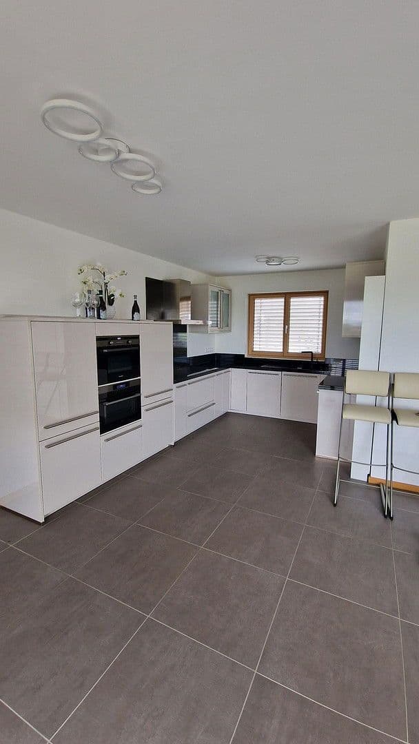 Pronájem bytu 3+1 120 m², Adlkofen, Bavorsko Pronájem bytu 3+1 120 m², Adlkofen, Bavorsko