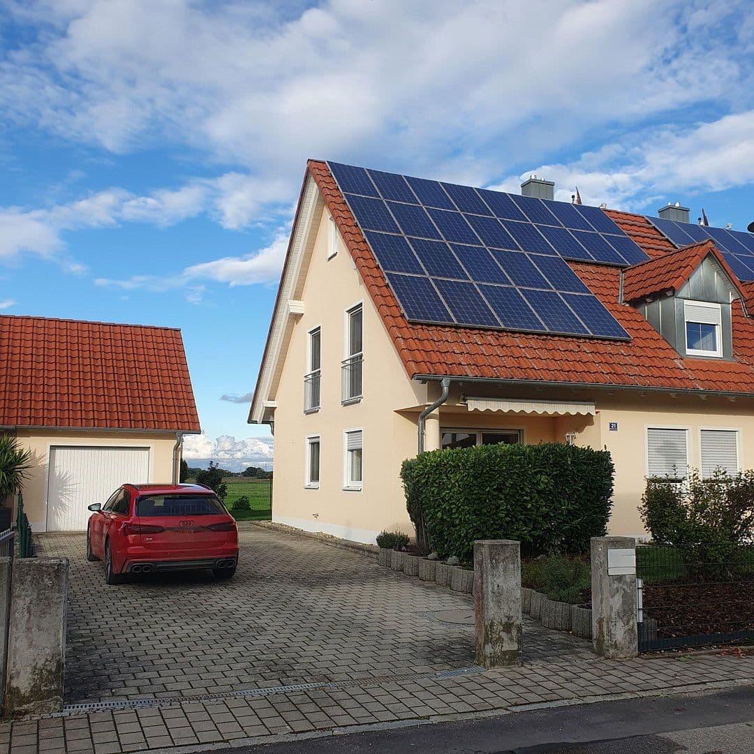 Prodej domu 121 m², pozemek 425 m², Pettenkoferstraße 21, Weichering OT Lichtenau, Bavorsko Prodej domu 121 m², pozemek 425 m², Pettenkoferstraße 21, Weichering OT Lichtenau, Bavorsko