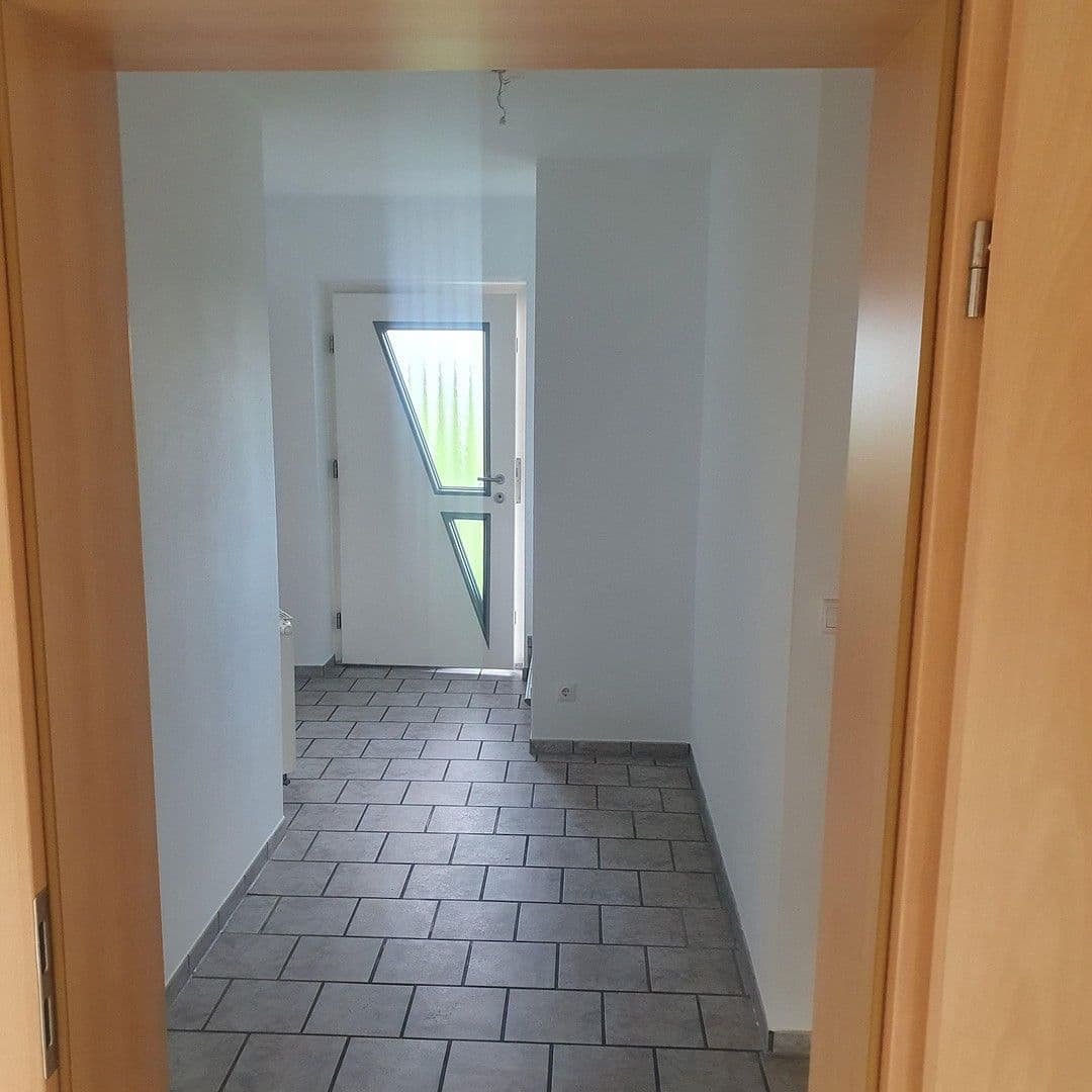 Prodej domu 121 m², pozemek 425 m², Pettenkoferstraße 21, Weichering OT Lichtenau, Bavorsko Prodej domu 121 m², pozemek 425 m², Pettenkoferstraße 21, Weichering OT Lichtenau, Bavorsko