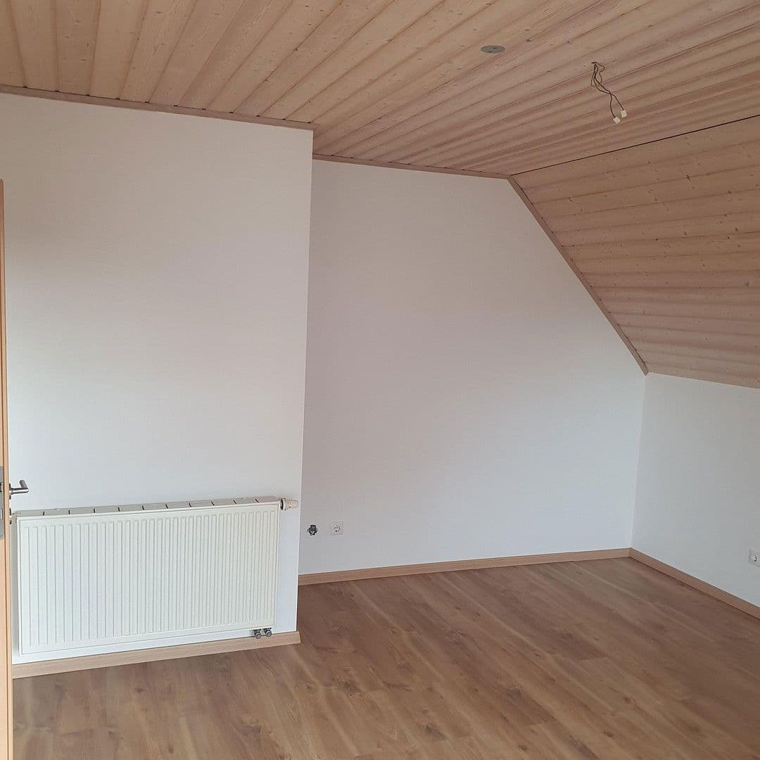 Prodej domu 121 m², pozemek 425 m², Pettenkoferstraße 21, Weichering OT Lichtenau, Bavorsko Prodej domu 121 m², pozemek 425 m², Pettenkoferstraße 21, Weichering OT Lichtenau, Bavorsko