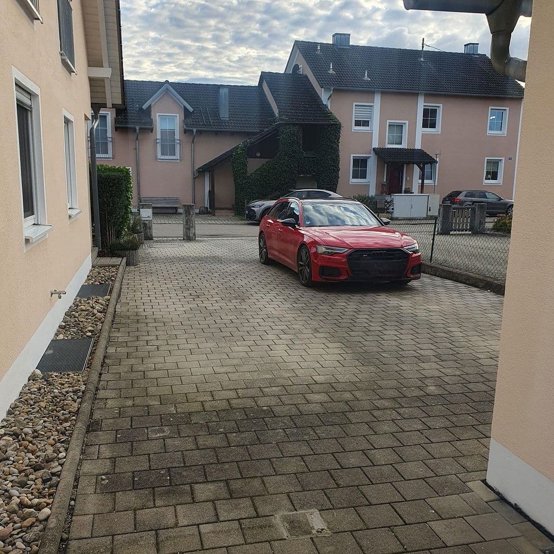 Prodej domu 121 m², pozemek 425 m², Pettenkoferstraße 21, Weichering OT Lichtenau, Bavorsko Prodej domu 121 m², pozemek 425 m², Pettenkoferstraße 21, Weichering OT Lichtenau, Bavorsko