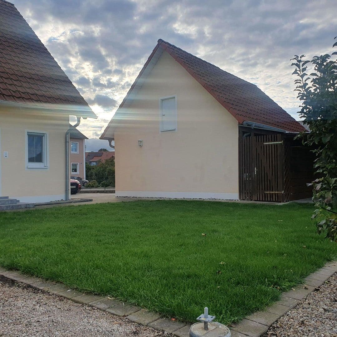 Prodej domu 121 m², pozemek 425 m², Pettenkoferstraße 21, Weichering OT Lichtenau, Bavorsko Prodej domu 121 m², pozemek 425 m², Pettenkoferstraße 21, Weichering OT Lichtenau, Bavorsko