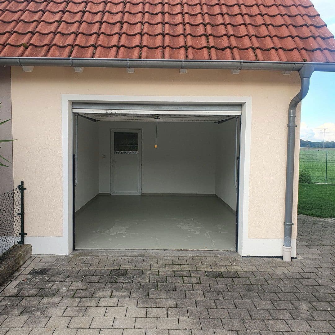 Prodej domu 121 m², pozemek 425 m², Pettenkoferstraße 21, Weichering OT Lichtenau, Bavorsko Prodej domu 121 m², pozemek 425 m², Pettenkoferstraße 21, Weichering OT Lichtenau, Bavorsko