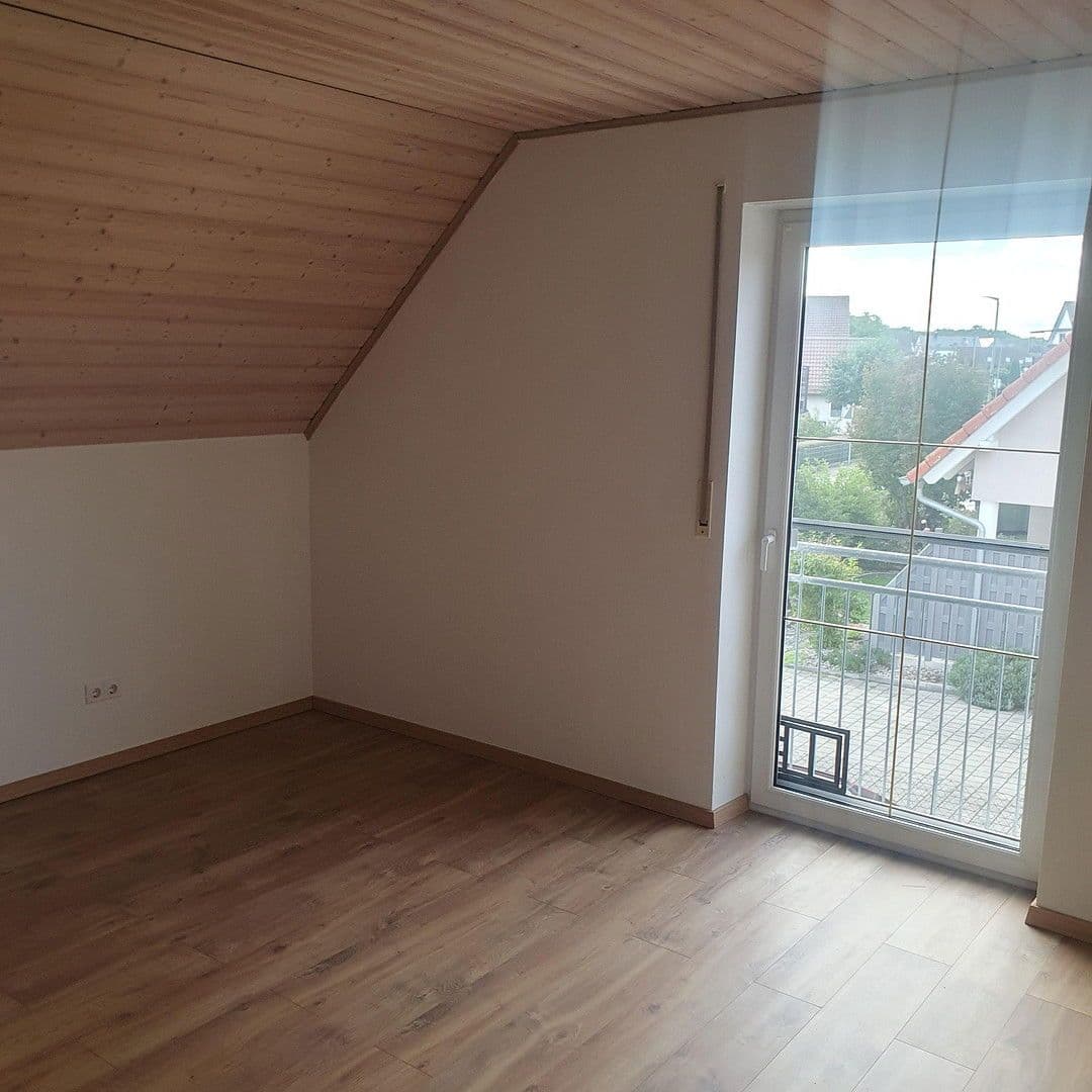 Prodej domu 121 m², pozemek 425 m², Pettenkoferstraße 21, Weichering OT Lichtenau, Bavorsko Prodej domu 121 m², pozemek 425 m², Pettenkoferstraße 21, Weichering OT Lichtenau, Bavorsko