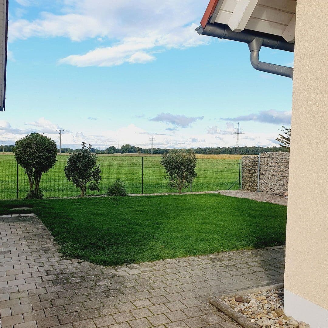 Prodej domu 121 m², pozemek 425 m², Pettenkoferstraße 21, Weichering OT Lichtenau, Bavorsko Prodej domu 121 m², pozemek 425 m², Pettenkoferstraße 21, Weichering OT Lichtenau, Bavorsko