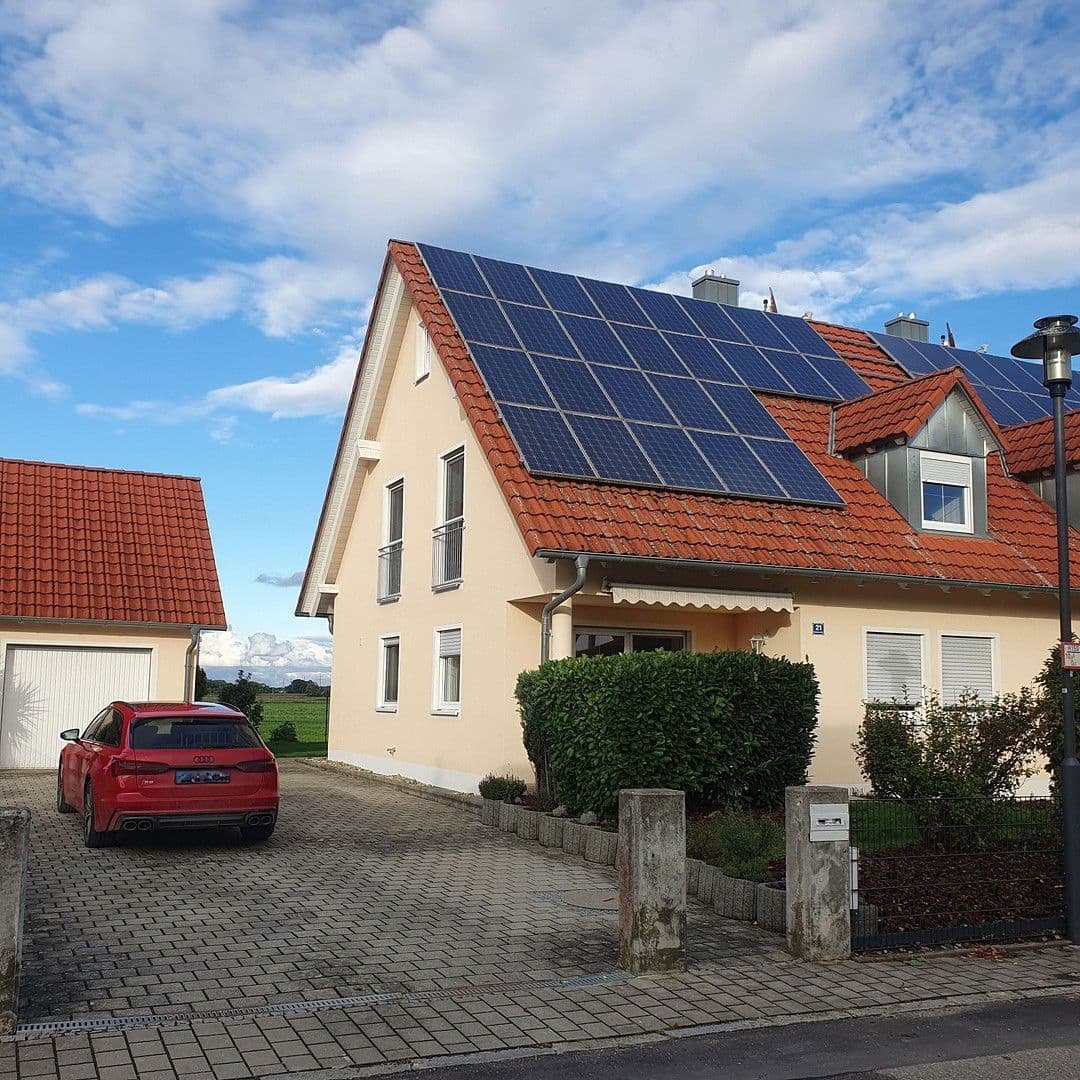 Prodej domu 121 m², pozemek 425 m², Pettenkoferstraße 21, Weichering OT Lichtenau, Bavorsko Prodej domu 121 m², pozemek 425 m², Pettenkoferstraße 21, Weichering OT Lichtenau, Bavorsko