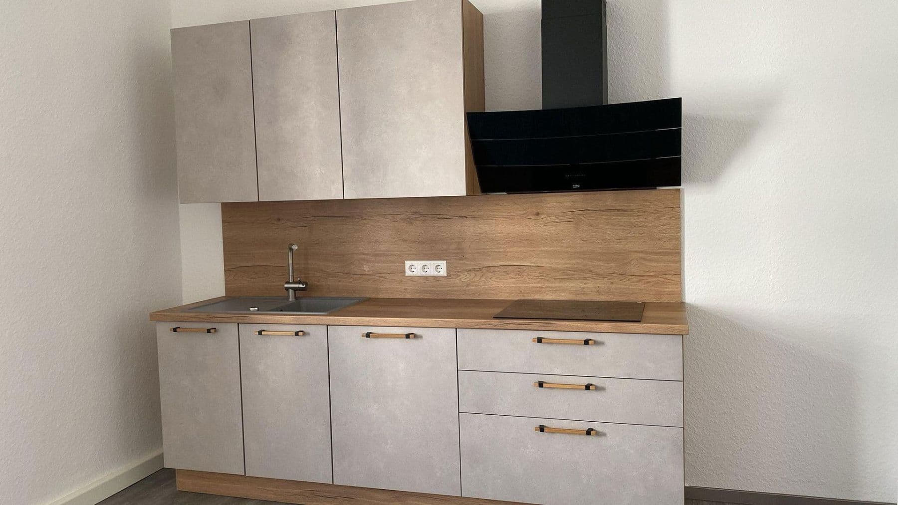 Pronájem bytu 2+1 72 m², Bahnhofstr.2, Cvikov, Sasko Pronájem bytu 2+1 72 m², Bahnhofstr.2, Cvikov, Sasko