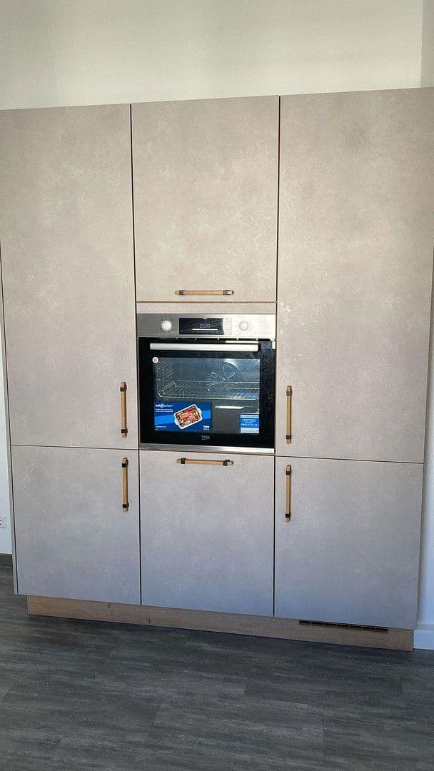 Pronájem bytu 2+1 72 m², Bahnhofstr.2, Cvikov, Sasko Pronájem bytu 2+1 72 m², Bahnhofstr.2, Cvikov, Sasko