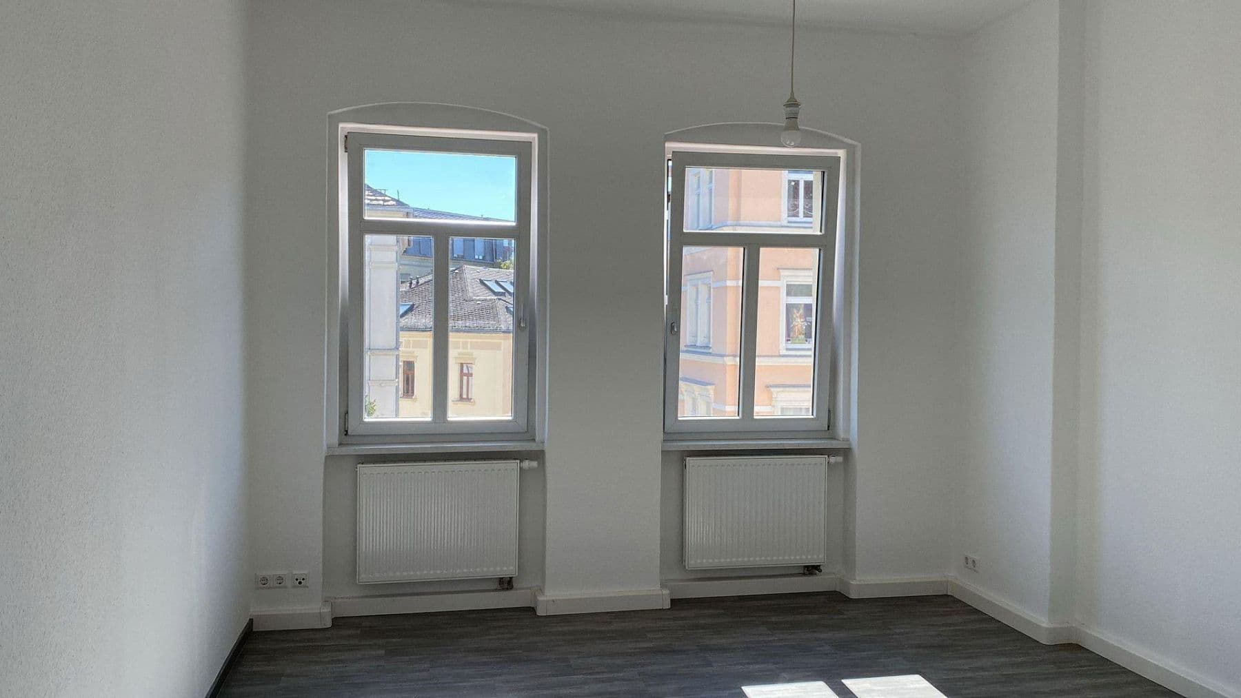 Pronájem bytu 2+1 72 m², Bahnhofstr.2, Cvikov, Sasko Pronájem bytu 2+1 72 m², Bahnhofstr.2, Cvikov, Sasko