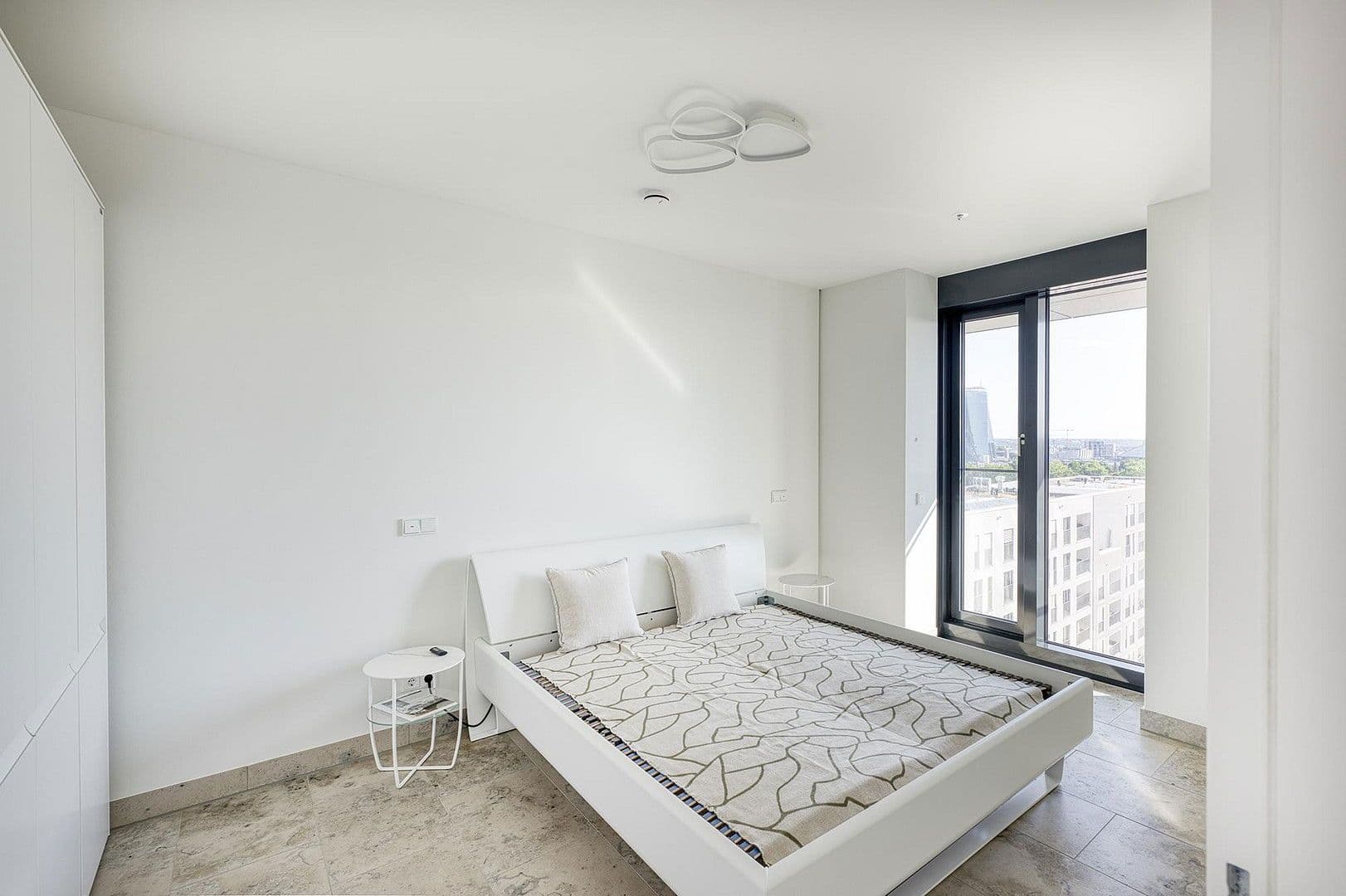 Pronájem bytu 2+1 74 m², Hainer Weg 80, Frankfurt, Hessen Pronájem bytu 2+1 74 m², Hainer Weg 80, Frankfurt, Hessen