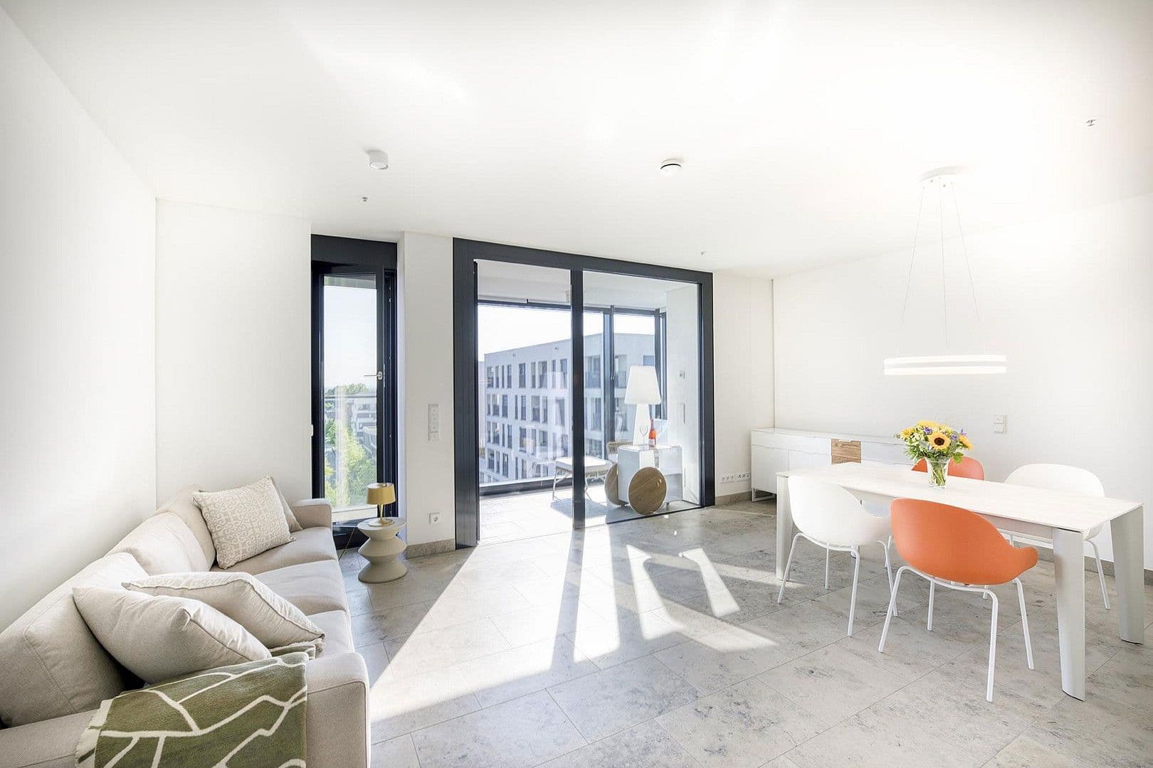 Pronájem bytu 2+1 74 m², Hainer Weg 80, Frankfurt, Hessen Pronájem bytu 2+1 74 m², Hainer Weg 80, Frankfurt, Hessen