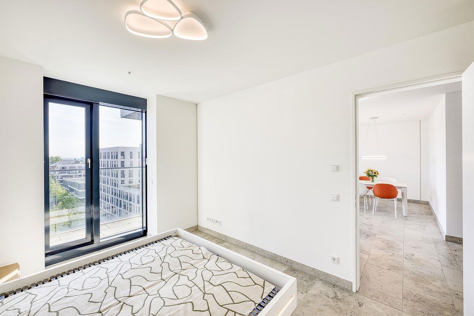 Pronájem bytu 2+1 74 m², Hainer Weg 80, Frankfurt, Hessen Pronájem bytu 2+1 74 m², Hainer Weg 80, Frankfurt, Hessen