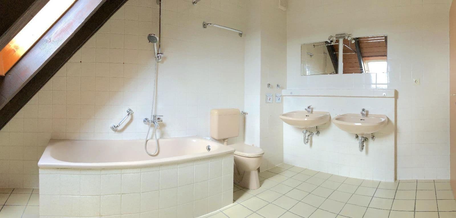 Prodej bytu 4+1 113 m², Nibelungenstraße 24a, Bobenheim-Roxheim, Porýní-Falc Prodej bytu 4+1 113 m², Nibelungenstraße 24a, Bobenheim-Roxheim, Porýní-Falc