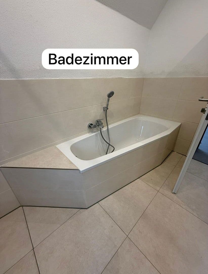 Pronájem bytu 3+1 86 m², Windsbach, Bavorsko Pronájem bytu 3+1 86 m², Windsbach, Bavorsko