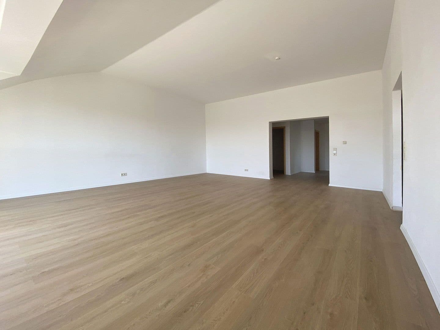Prodej bytu 3+1 116 m², Speyer, Porýní-Falc Prodej bytu 3+1 116 m², Speyer, Porýní-Falc