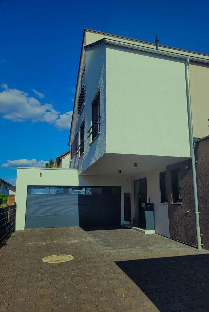 Prodej domu 225 m², pozemek 439 m², Benningen am Neckar, Bádensko-Württembersko Prodej domu 225 m², pozemek 439 m², Benningen am Neckar, Bádensko-Württembersko