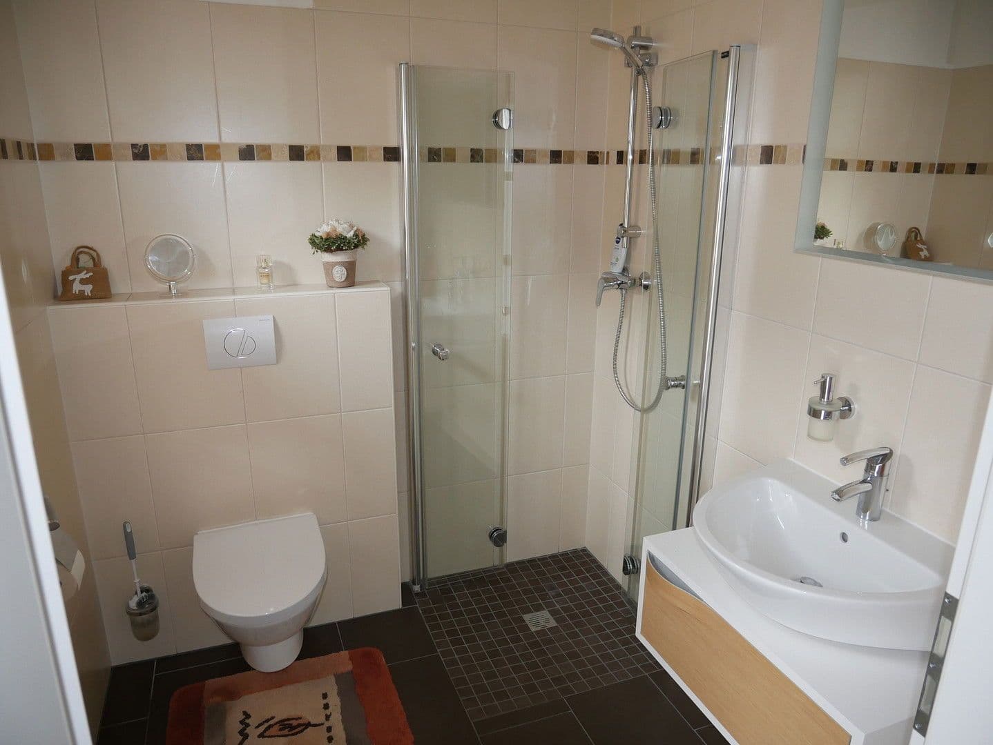 Prodej domu 200 m², pozemek 855 m², Leer (Ostfriesland), Dolní Sasko Prodej domu 200 m², pozemek 855 m², Leer (Ostfriesland), Dolní Sasko