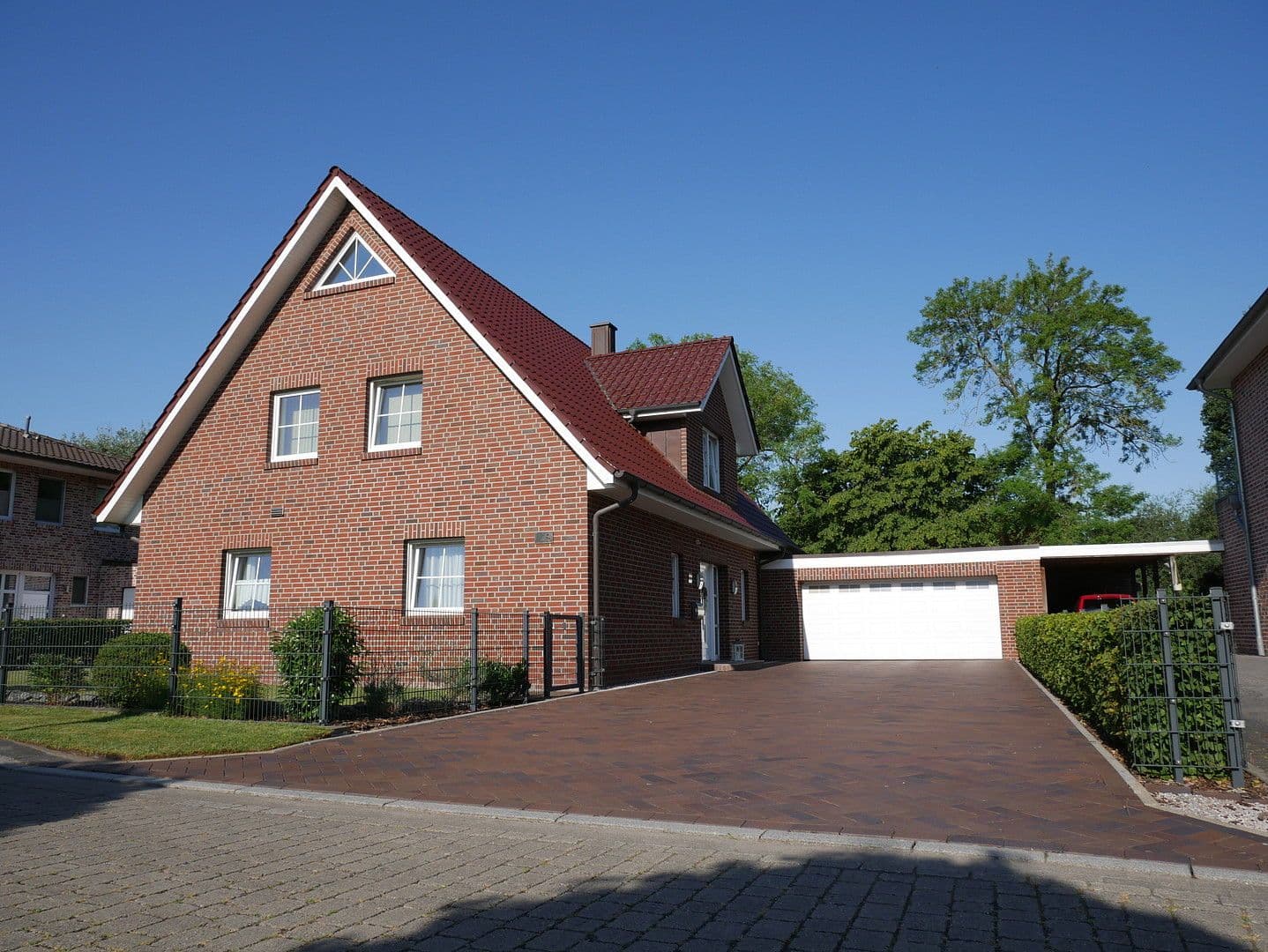 Prodej domu 200 m², pozemek 855 m², Leer (Ostfriesland), Dolní Sasko Prodej domu 200 m², pozemek 855 m², Leer (Ostfriesland), Dolní Sasko