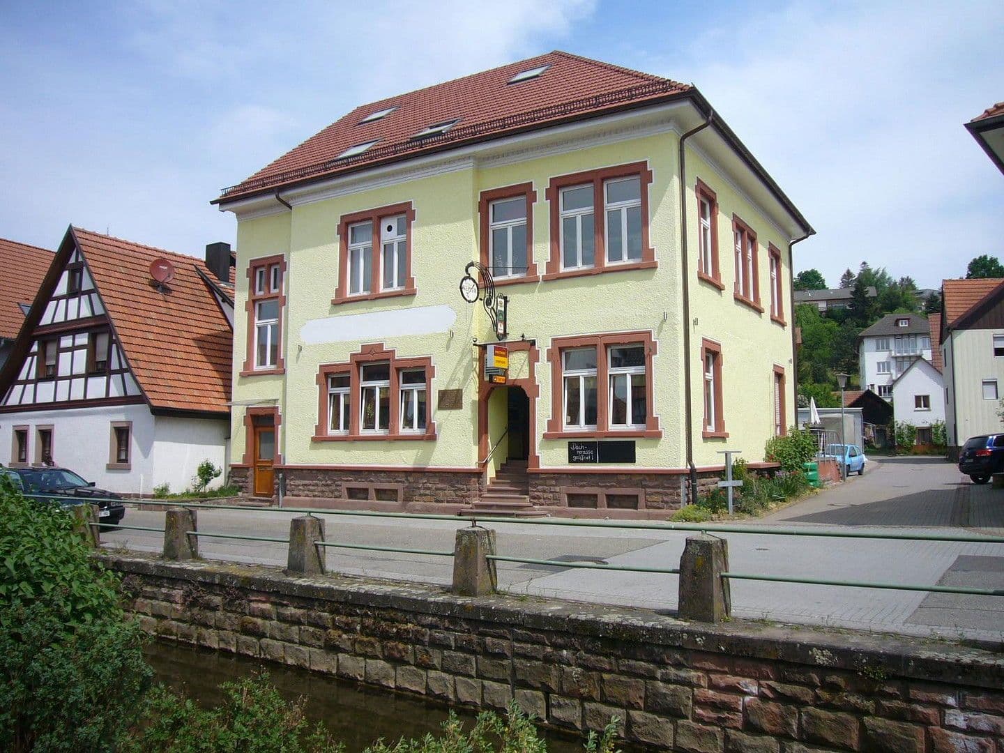 Pronájem bytu 4+1 136 m², Durlacher Str. 24, Keltern, Bádensko-Württembersko Pronájem bytu 4+1 136 m², Durlacher Str. 24, Keltern, Bádensko-Württembersko