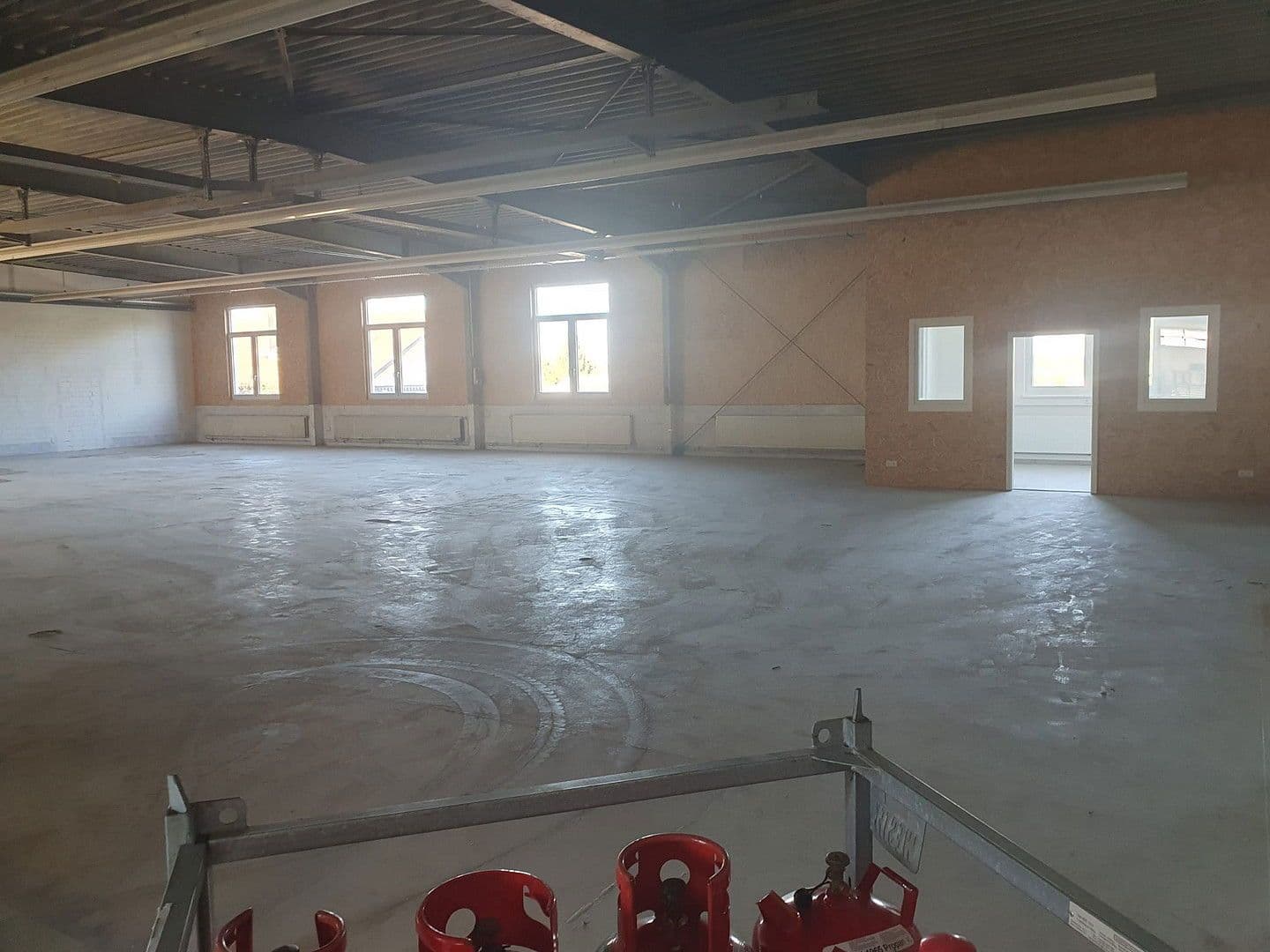 Pronájem nebytového prostoru 1.012 m², Engelsbrand, Bádensko-Württembersko Pronájem nebytového prostoru 1.012 m², Engelsbrand, Bádensko-Württembersko