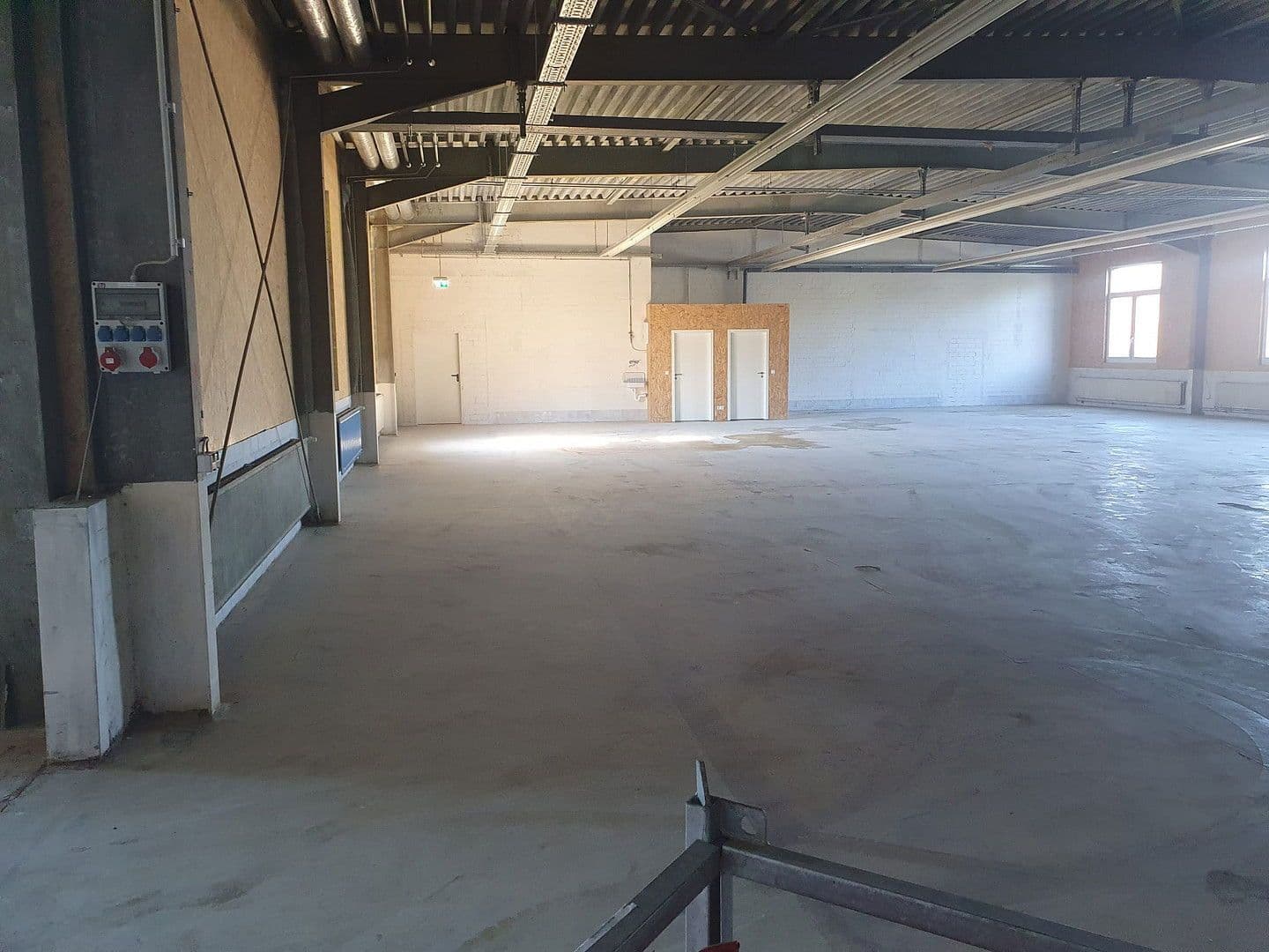 Pronájem nebytového prostoru 1.012 m², Engelsbrand, Bádensko-Württembersko Pronájem nebytového prostoru 1.012 m², Engelsbrand, Bádensko-Württembersko