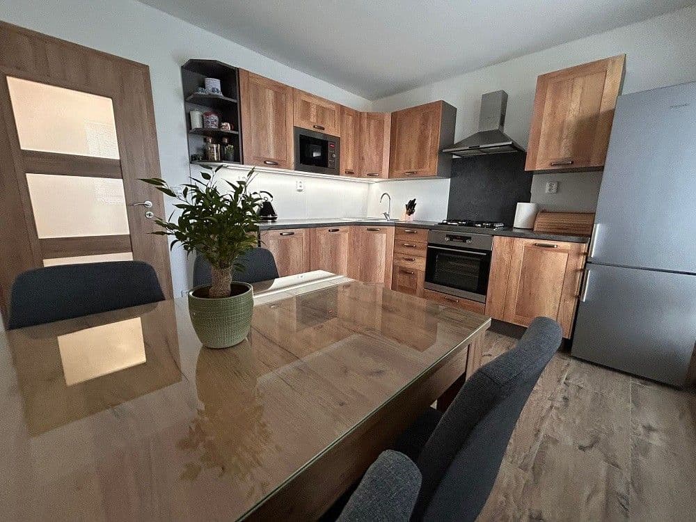 Prodej bytu 3+1 74 m², Halalovka, Trenčín, Trenčiansky kraj Prodej bytu 3+1 74 m², Halalovka, Trenčín, Trenčiansky kraj