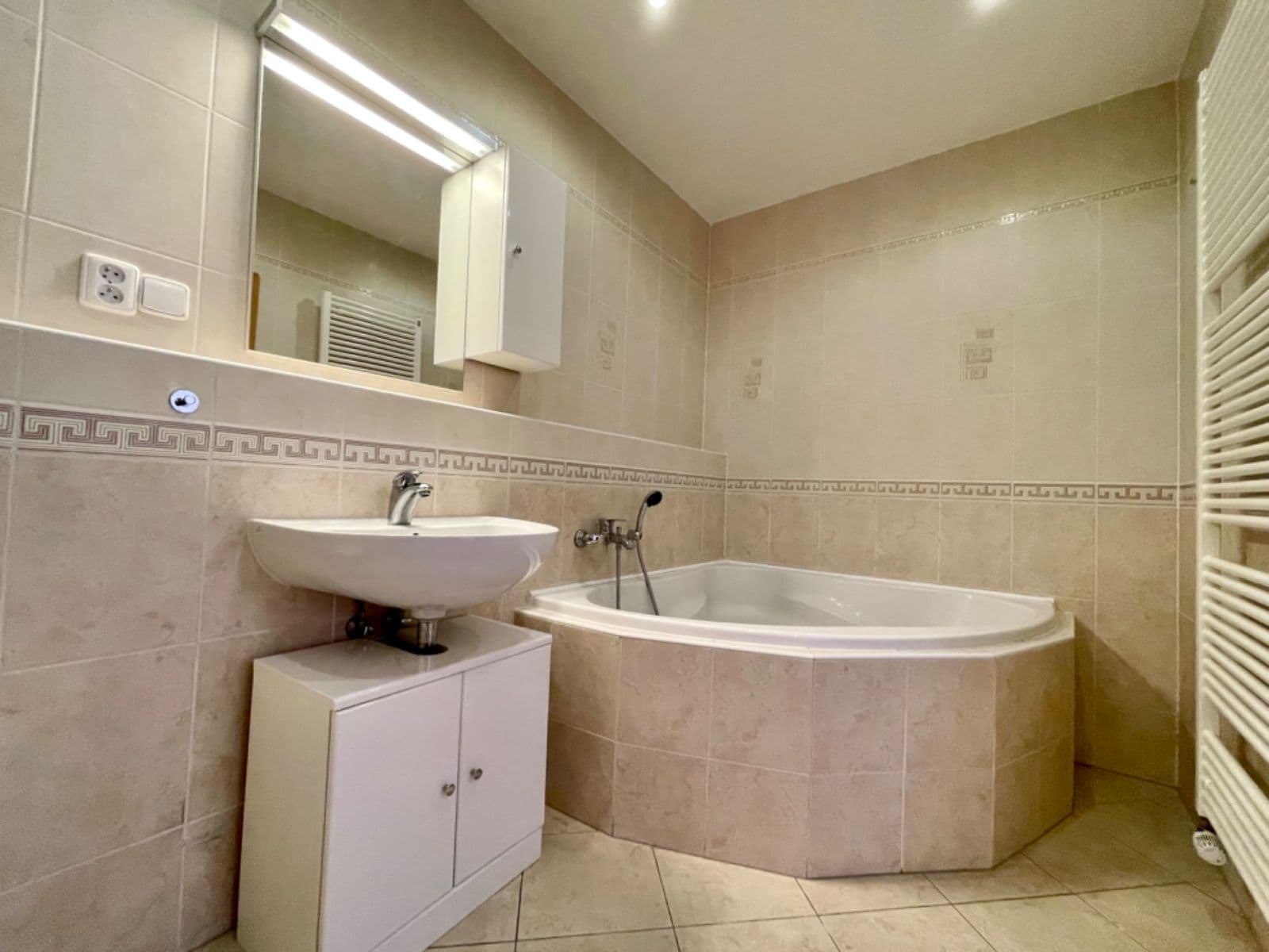 Pronájem bytu 2+kk 58 m², Raichlova, Praha, Praha Pronájem bytu 2+kk 58 m², Raichlova, Praha, Praha