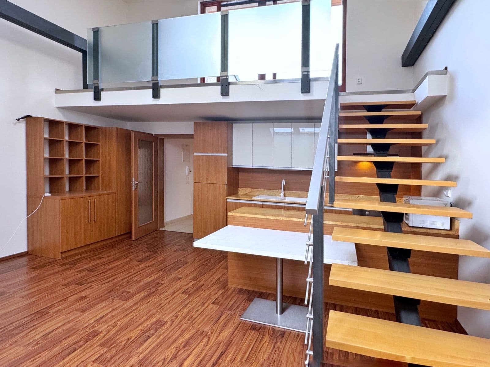 Pronájem bytu 2+kk 81 m², Hybešova, Brno, Jihomoravský kraj Pronájem bytu 2+kk 81 m², Hybešova, Brno, Jihomoravský kraj