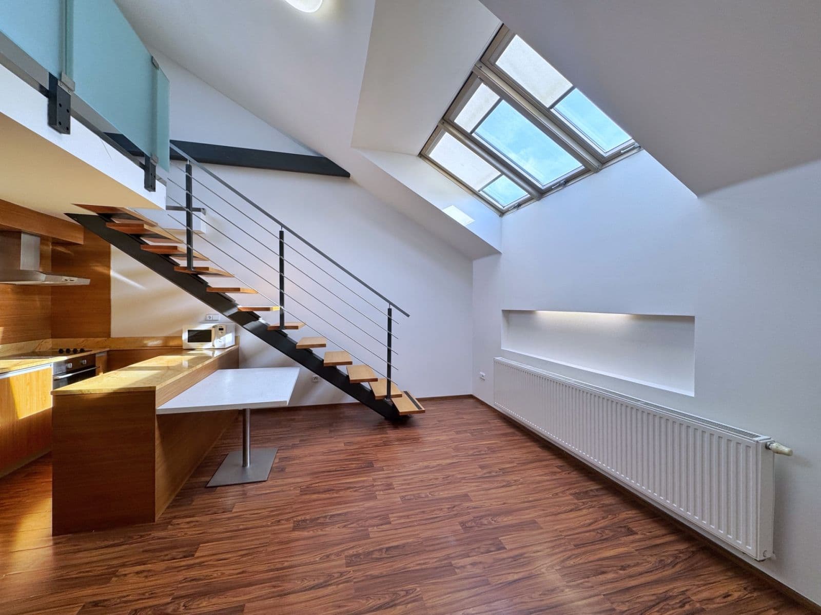 Pronájem bytu 2+kk 81 m², Hybešova, Brno, Jihomoravský kraj Pronájem bytu 2+kk 81 m², Hybešova, Brno, Jihomoravský kraj