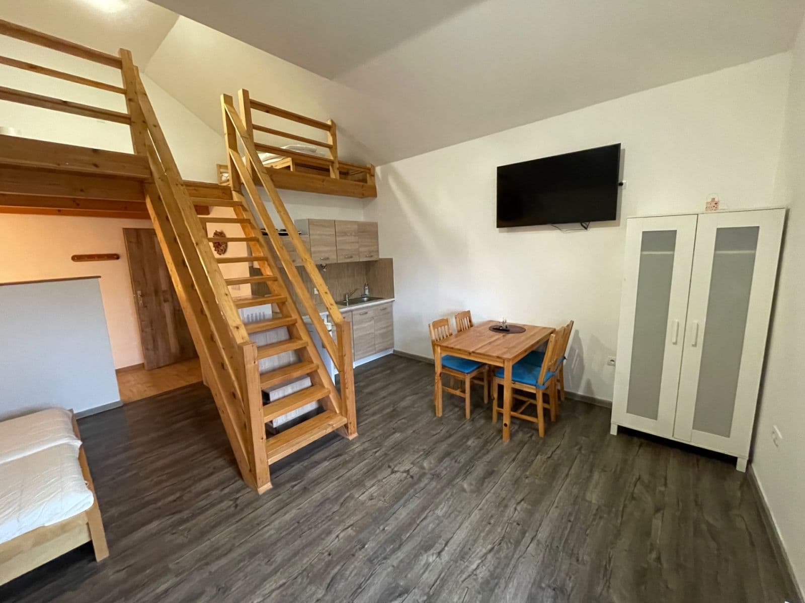 Prodej chaty, chalupy 117 m², pozemek 89 m², Jevišovka, Jihomoravský kraj Prodej chaty, chalupy 117 m², pozemek 89 m², Jevišovka, Jihomoravský kraj