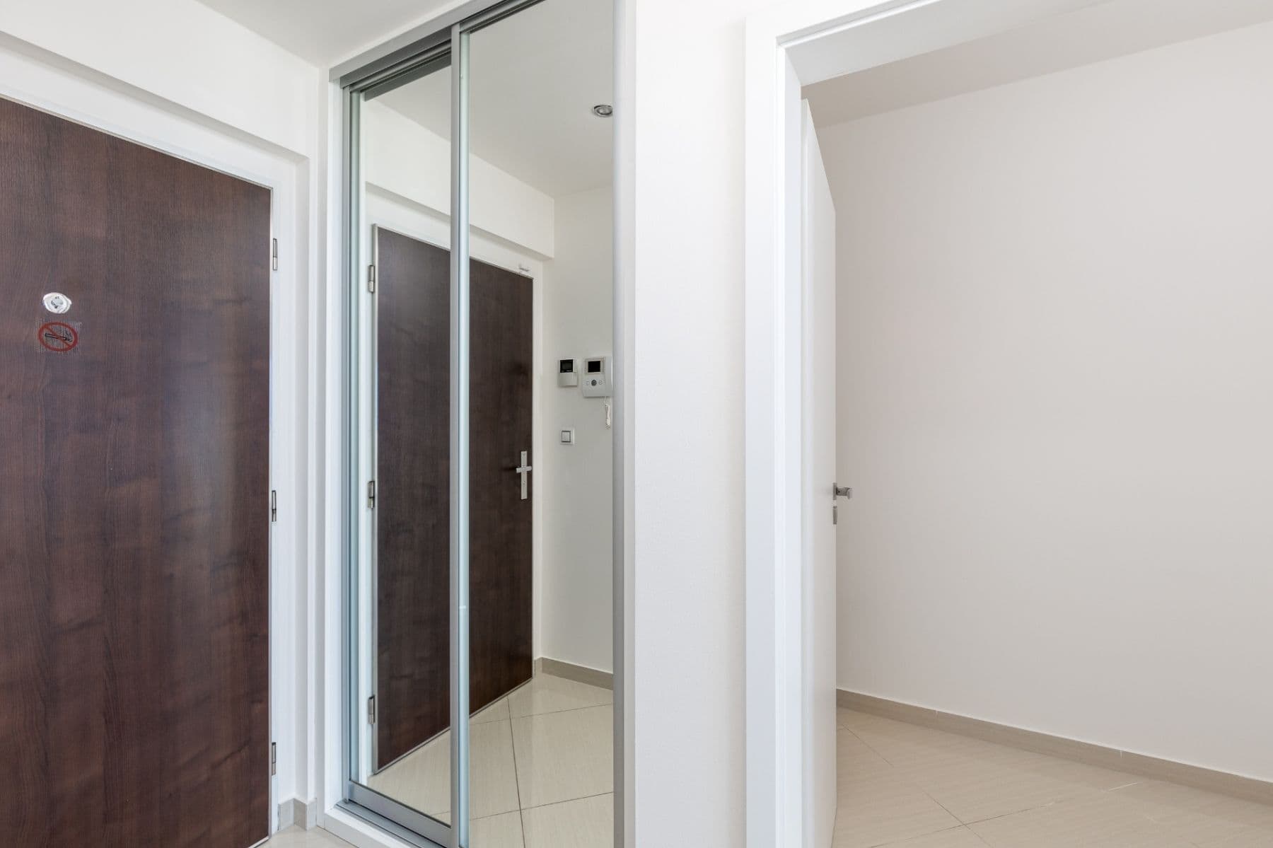 Pronájem bytu 1+kk 41 m², Olšanská, Praha, Praha Pronájem bytu 1+kk 41 m², Olšanská, Praha, Praha