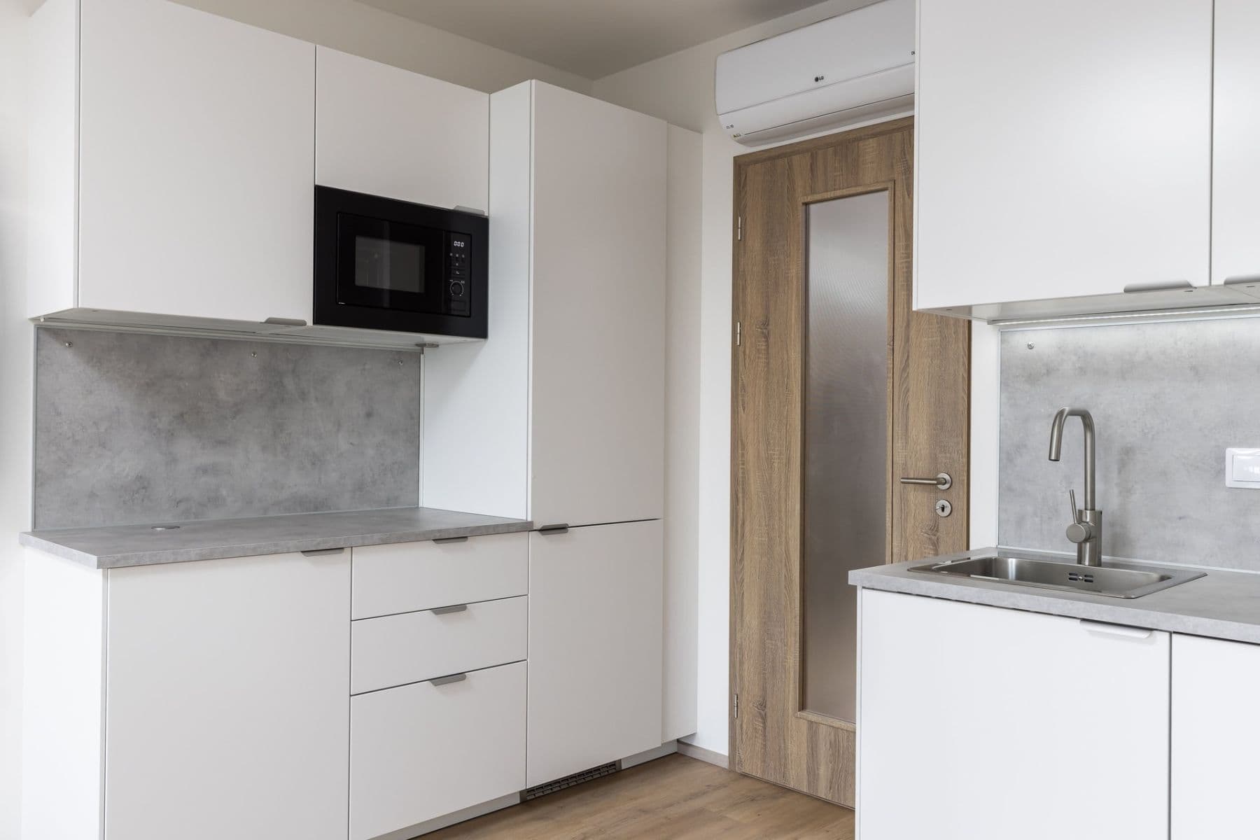 Pronájem bytu 1+kk 33 m², Výstavní, Praha, Praha Pronájem bytu 1+kk 33 m², Výstavní, Praha, Praha