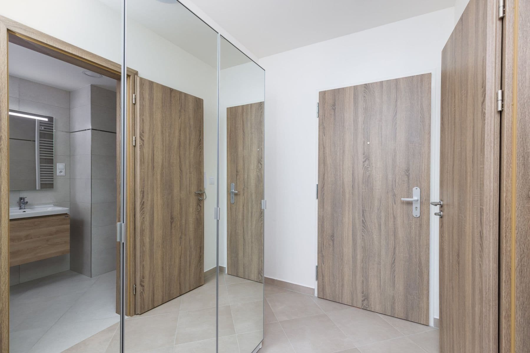 Pronájem bytu 1+kk 33 m², Výstavní, Praha, Praha Pronájem bytu 1+kk 33 m², Výstavní, Praha, Praha