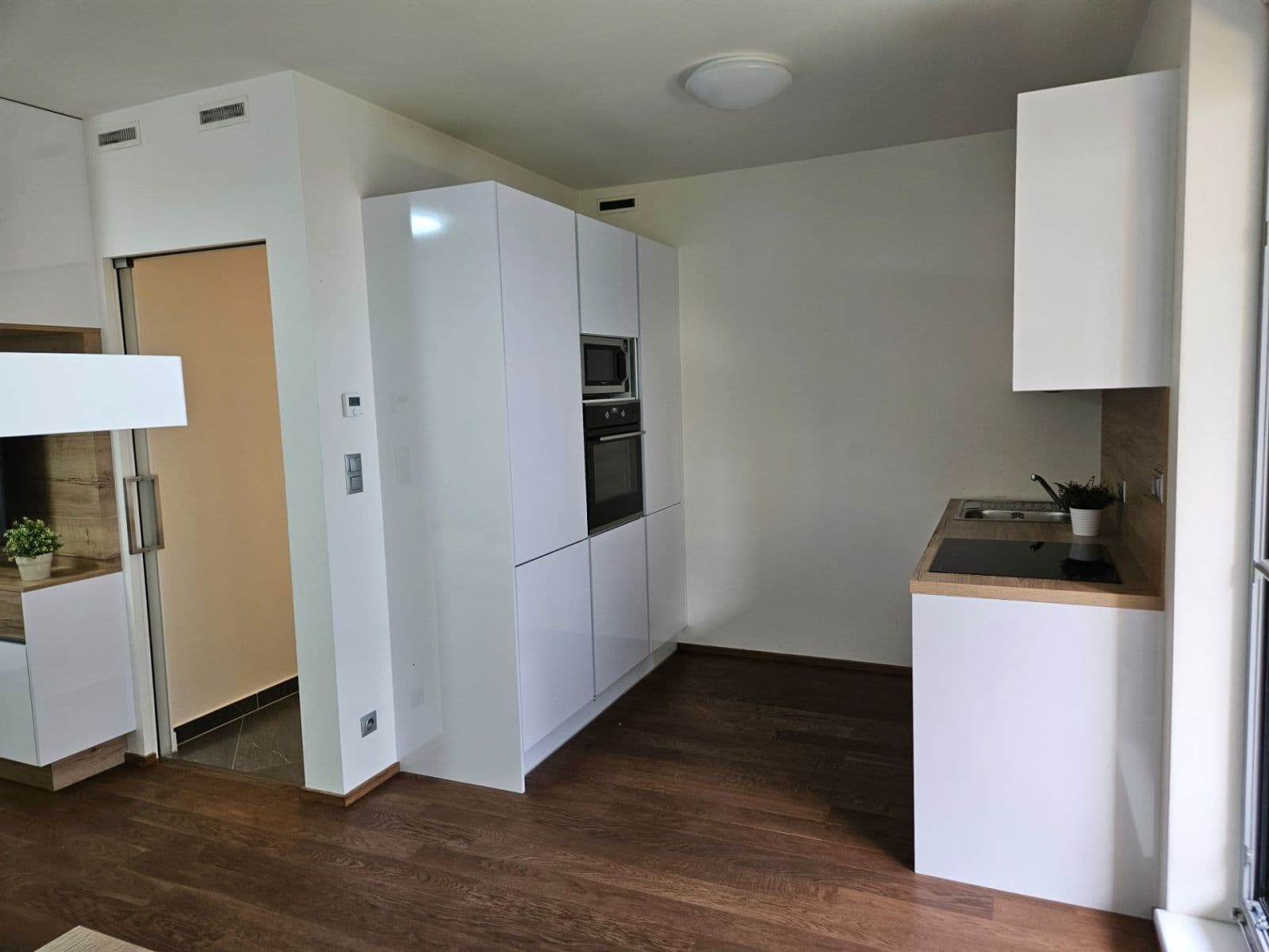 Pronájem bytu 2+kk 56 m², Kurta Konráda, Praha, Praha Pronájem bytu 2+kk 56 m², Kurta Konráda, Praha, Praha