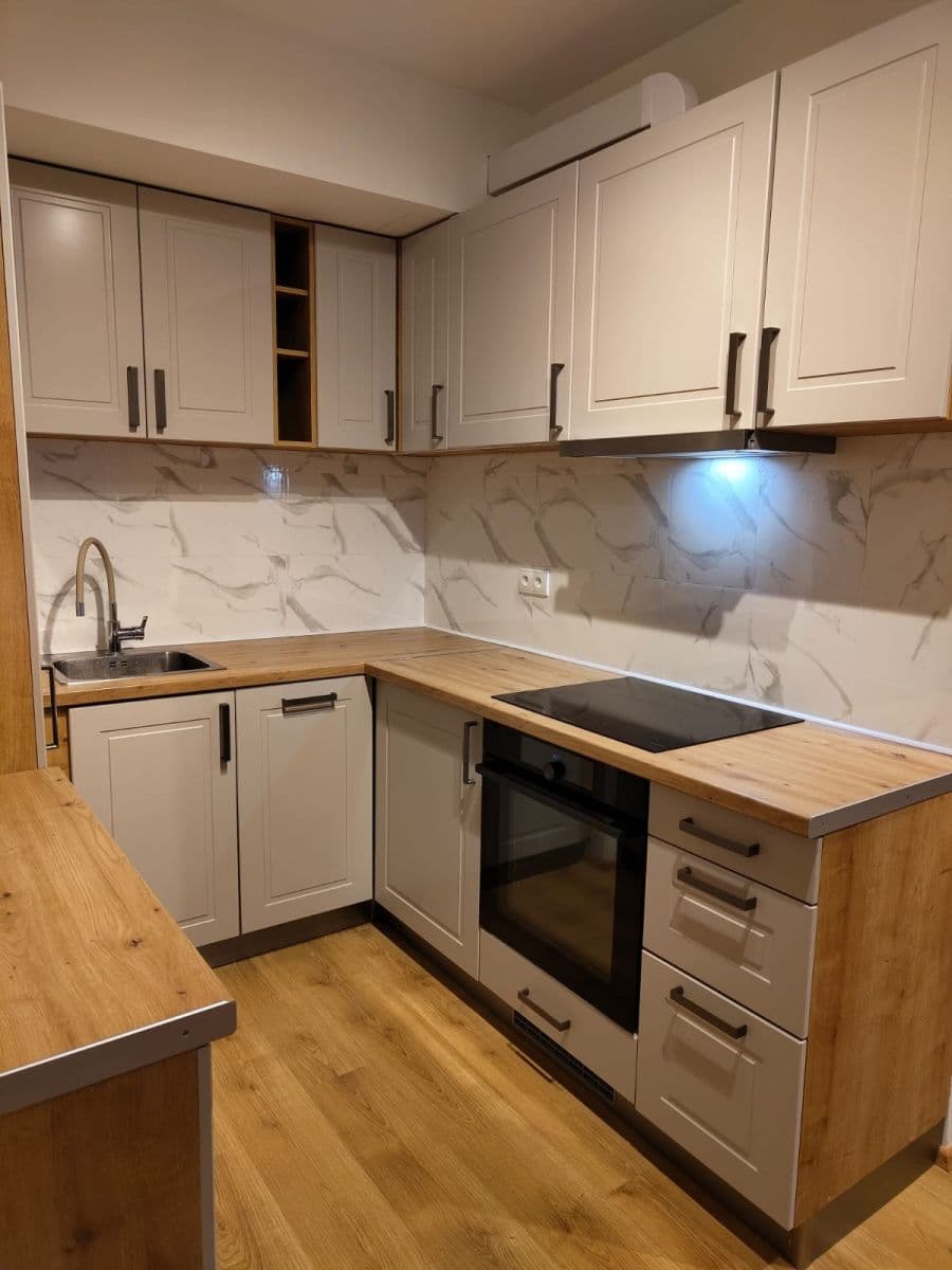 Pronájem bytu 2+kk 49 m², Bohumila Landy, Kladno, Středočeský kraj Pronájem bytu 2+kk 49 m², Bohumila Landy, Kladno, Středočeský kraj