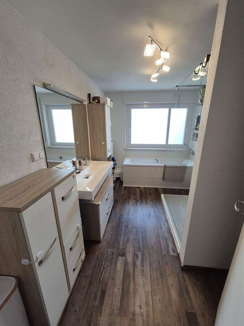 Pronájem bytu 4+1 105 m², Philippsburg, Bádensko-Württembersko Pronájem bytu 4+1 105 m², Philippsburg, Bádensko-Württembersko