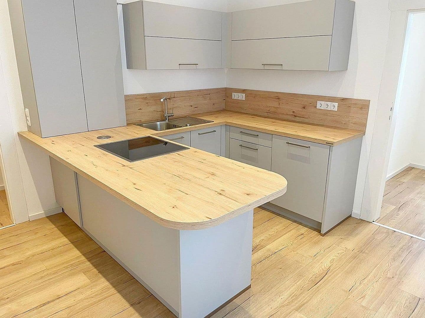 Pronájem bytu 4+1 135 m², Bahnhofstraße 25, Coburg, Bavorsko Pronájem bytu 4+1 135 m², Bahnhofstraße 25, Coburg, Bavorsko