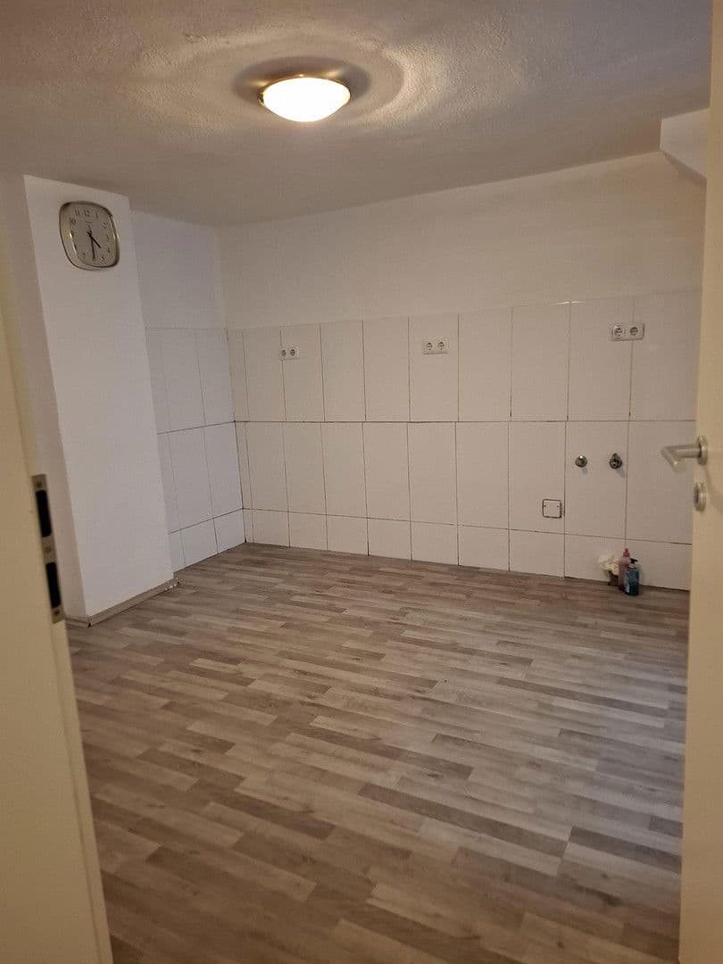 Pronájem bytu 4+1 84 m², Wertachstrasse 12, Augsburg, Bavorsko Pronájem bytu 4+1 84 m², Wertachstrasse 12, Augsburg, Bavorsko