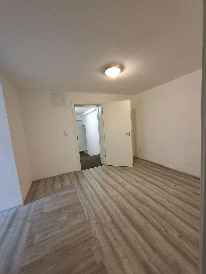 Pronájem bytu 4+1 84 m², Wertachstrasse 12, Augsburg, Bavorsko Pronájem bytu 4+1 84 m², Wertachstrasse 12, Augsburg, Bavorsko