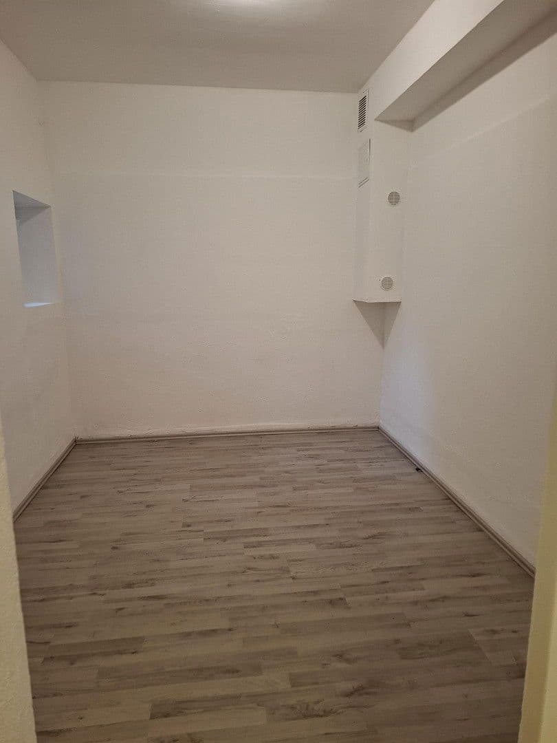 Pronájem bytu 4+1 84 m², Wertachstrasse 12, Augsburg, Bavorsko Pronájem bytu 4+1 84 m², Wertachstrasse 12, Augsburg, Bavorsko