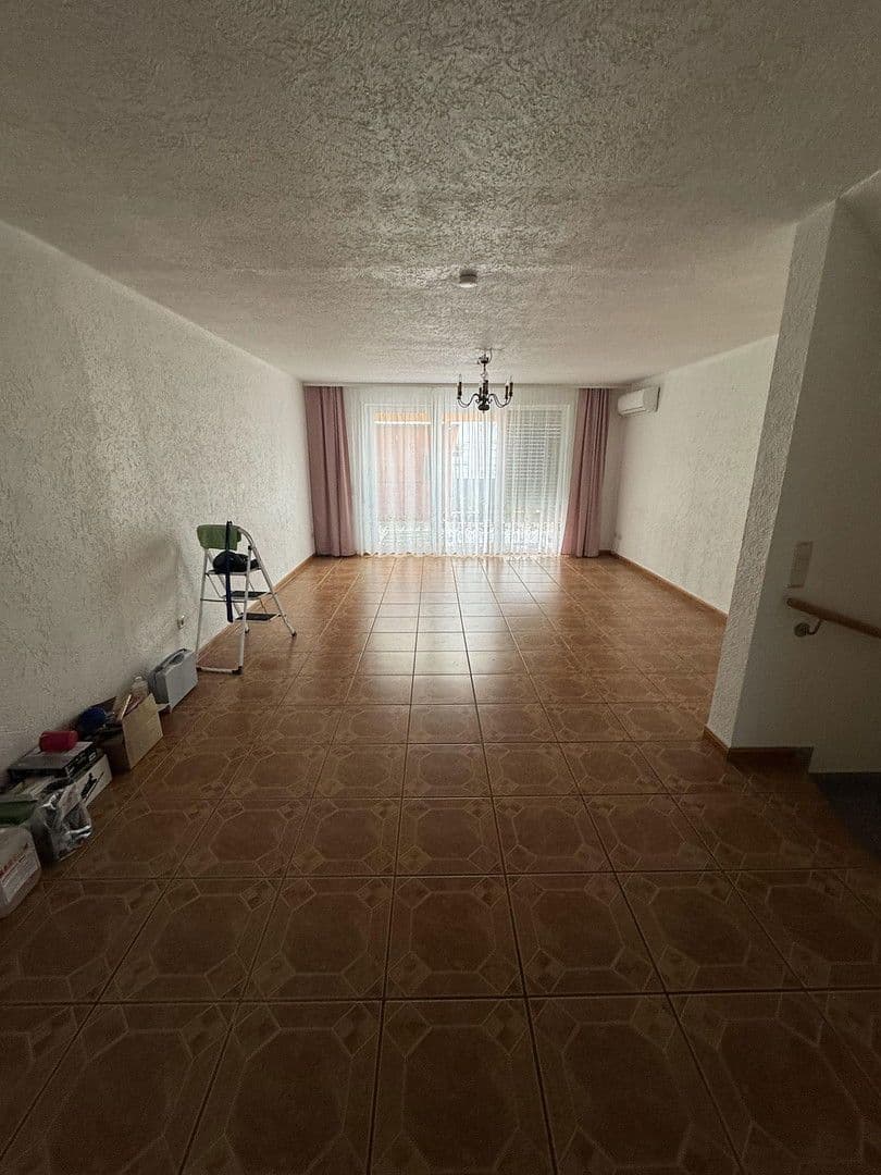 Prodej domu 138 m², pozemek 150 m², Leimen, Bádensko-Württembersko Prodej domu 138 m², pozemek 150 m², Leimen, Bádensko-Württembersko