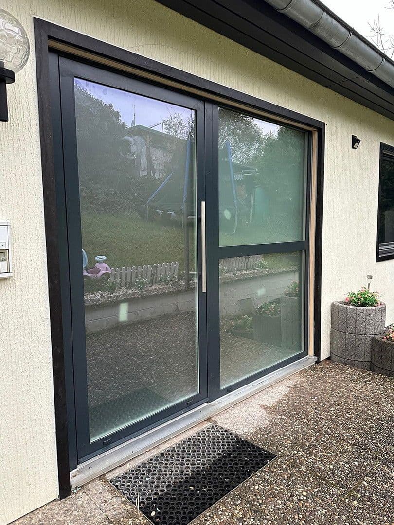 Pronájem domu 170 m², pozemek 700 m², Solms, Hessen Pronájem domu 170 m², pozemek 700 m², Solms, Hessen