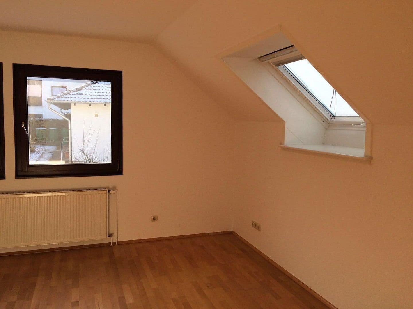 Pronájem domu 170 m², pozemek 700 m², Solms, Hessen Pronájem domu 170 m², pozemek 700 m², Solms, Hessen